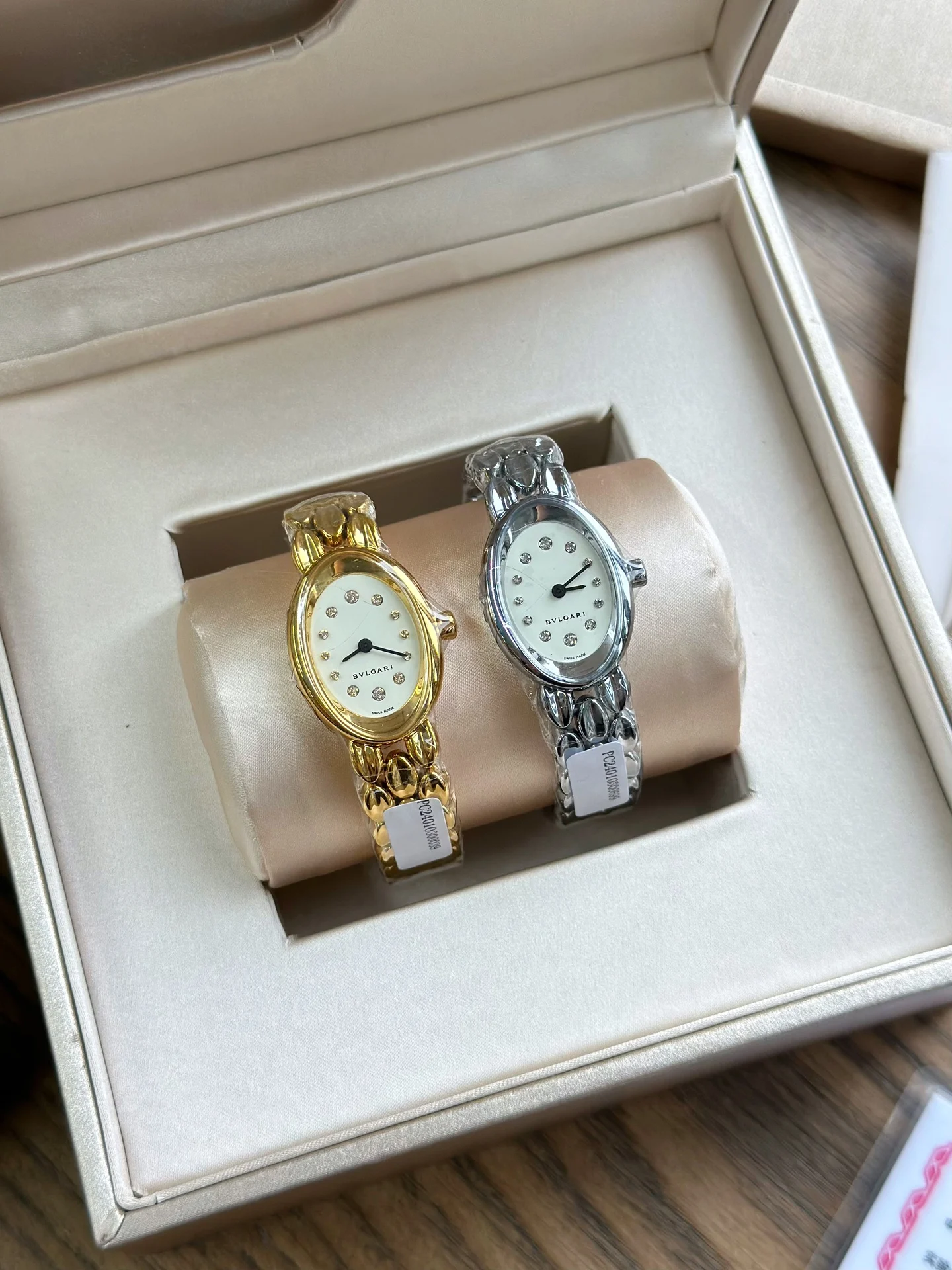 Bulgari Platinum — photographed off the sweep