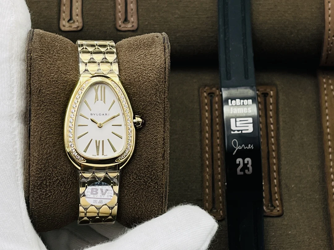 Bulgari Serpenti Silver Dial — photographed off the sweep