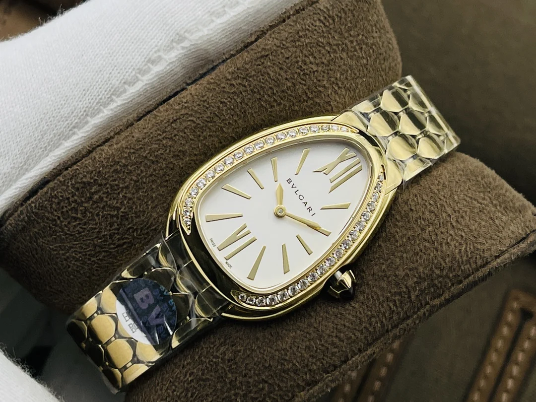 Bulgari Serpenti Silver Dial — photographed off the sweep