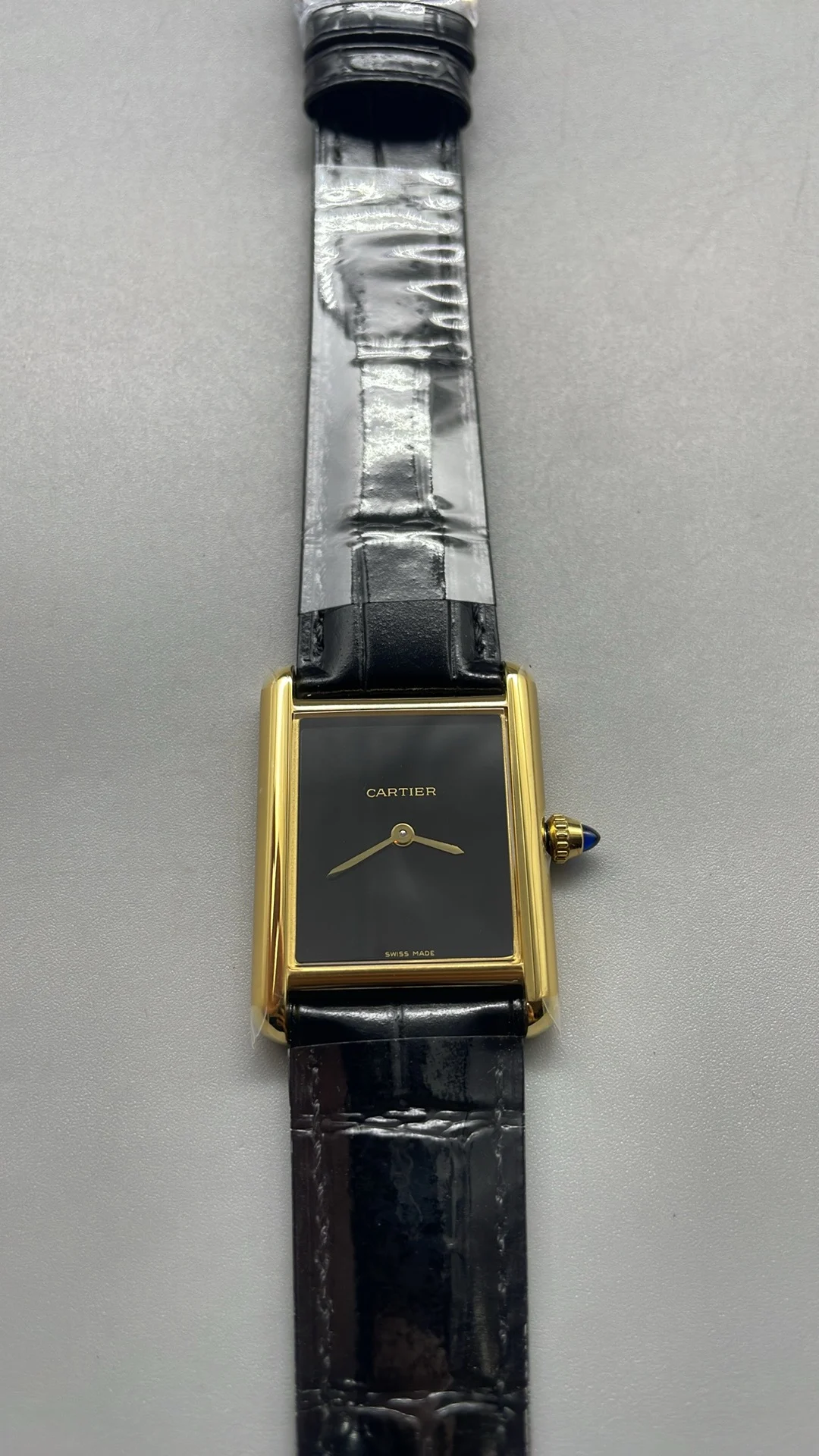 Cartier 33 × 25mm