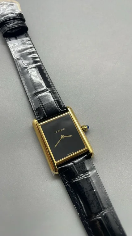 Cartier 33 × 25mm