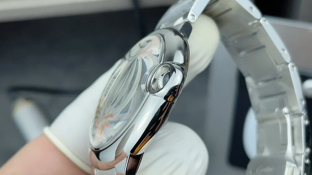 Cartier 42mm — photographed off the sweep