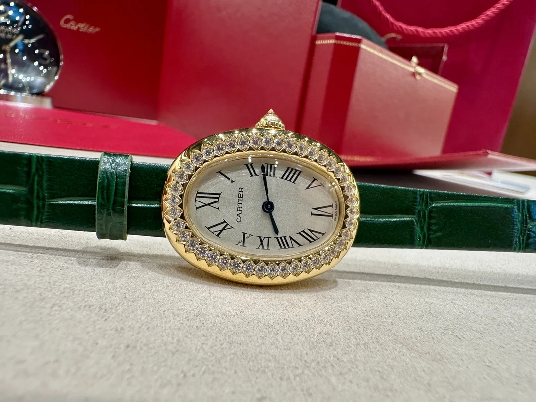 Cartier Baignoire Steel Silver Dial 32 × 26mm — photographed off the sweep