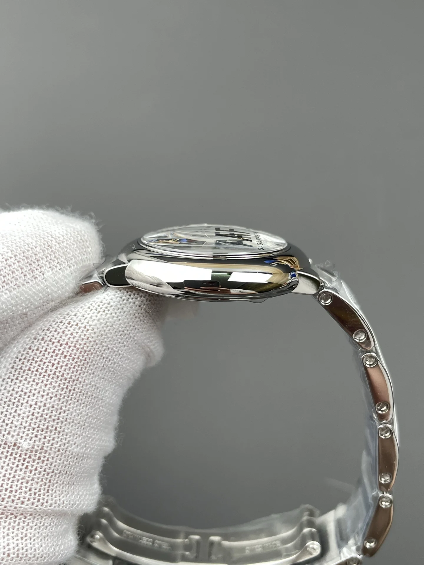 Cartier Ballon Bleu 28mm — photographed off the sweep