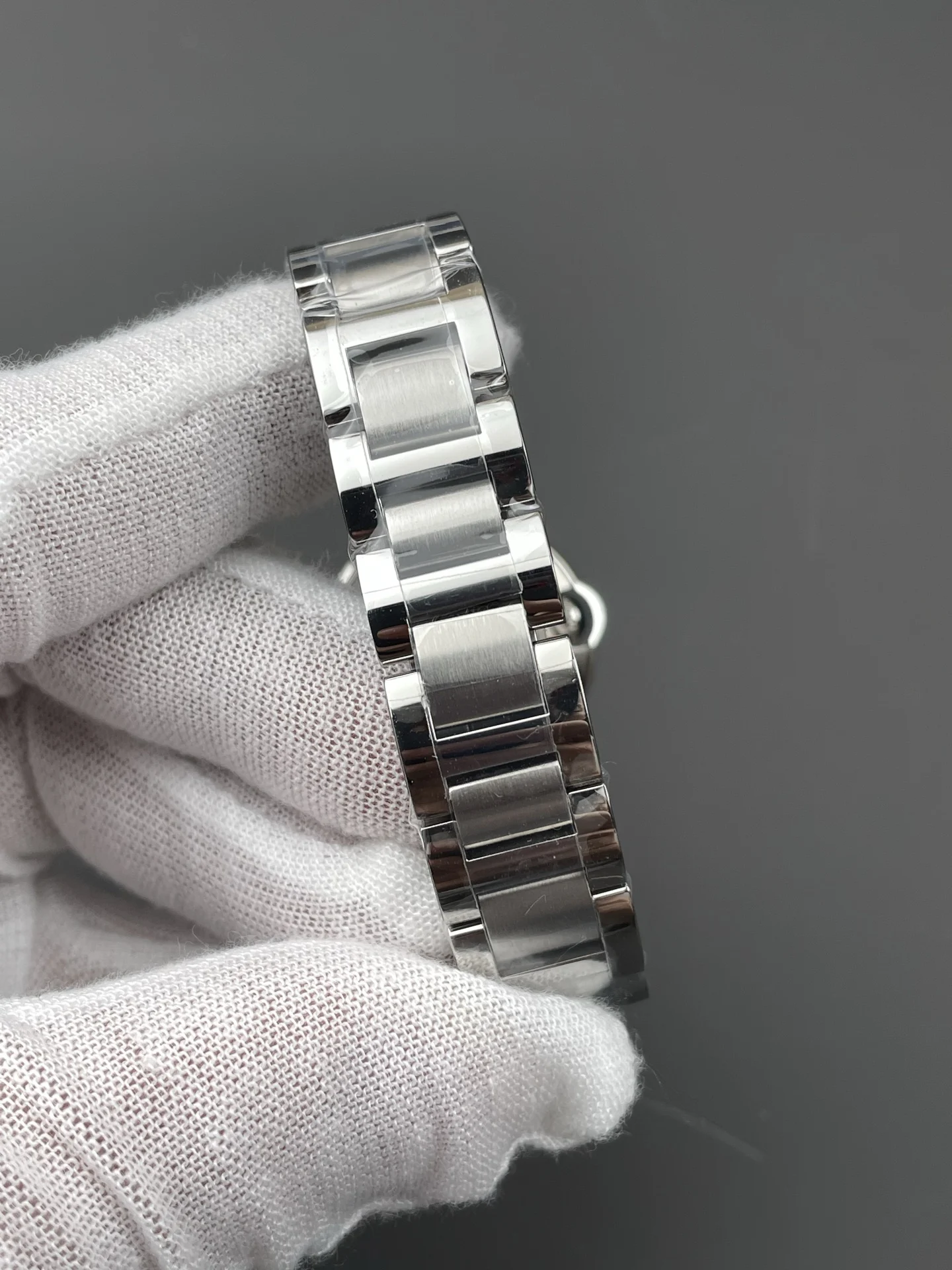 Cartier Ballon Bleu 28mm — photographed off the sweep