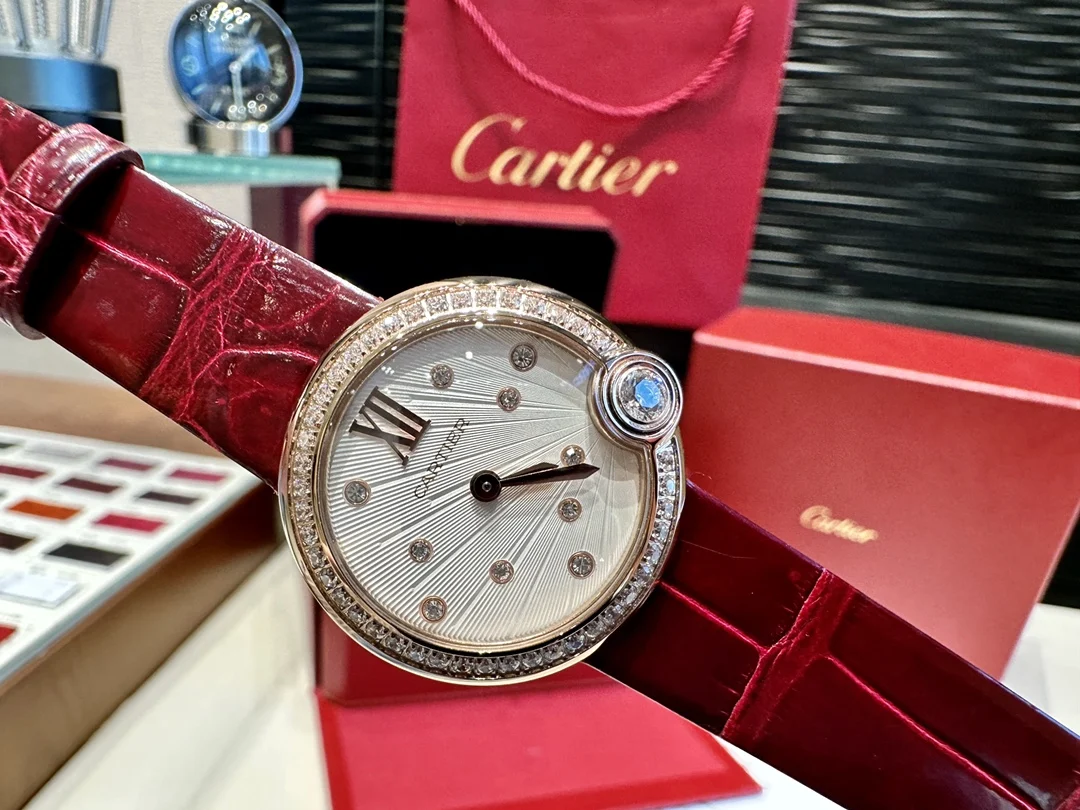Cartier Ballon Bleu 30mm β photographed off the sweep