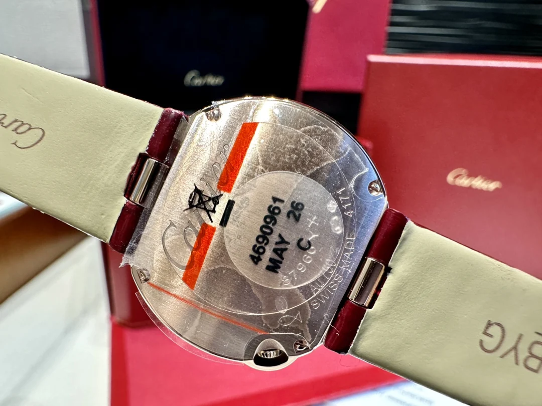 Cartier Ballon Bleu 30mm β photographed off the sweep