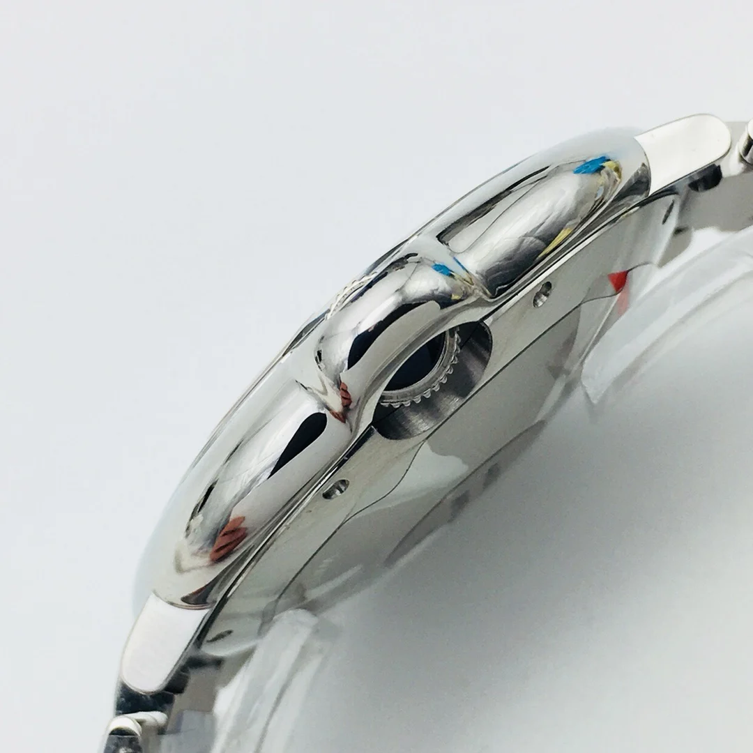 Cartier Ballon Bleu 42mm — photographed off the sweep