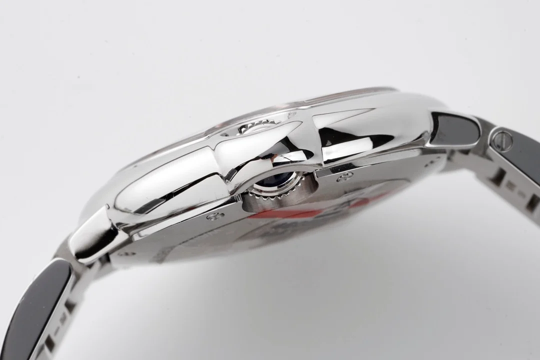 Cartier Ballon Bleu WSBB0033 — photographed off the sweep
