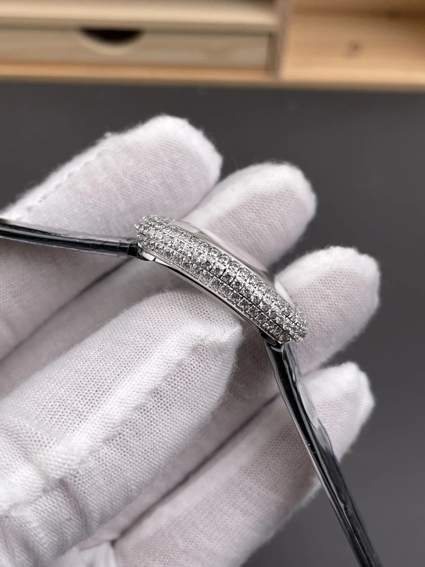 Cartier Diamond-Set 32mm — photographed off the sweep