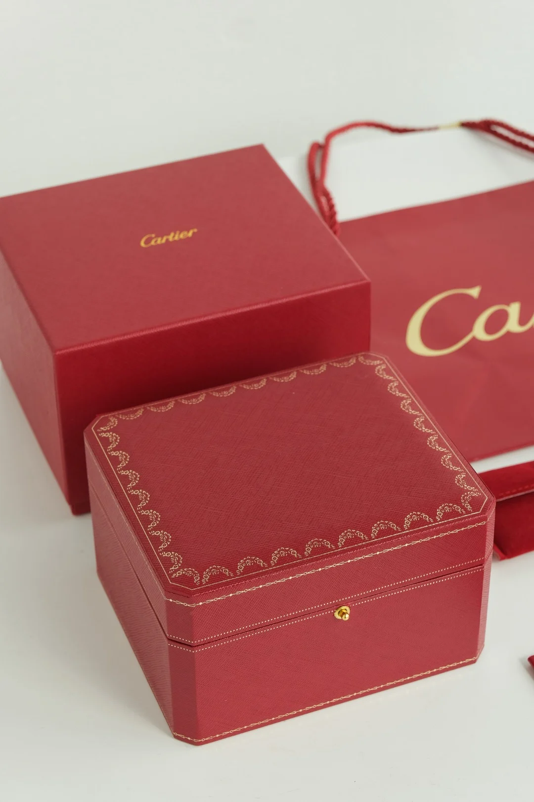 Cartier Important : Each watch must have a unique serial number — photographed off the sweep