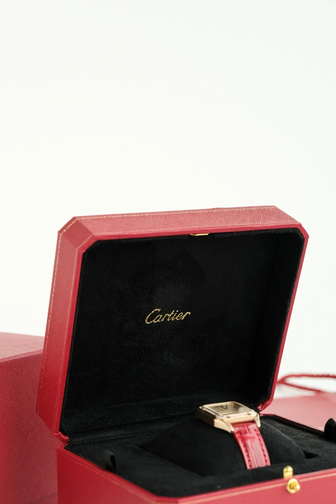 Cartier Important : Each watch must have a unique serial number — photographed off the sweep