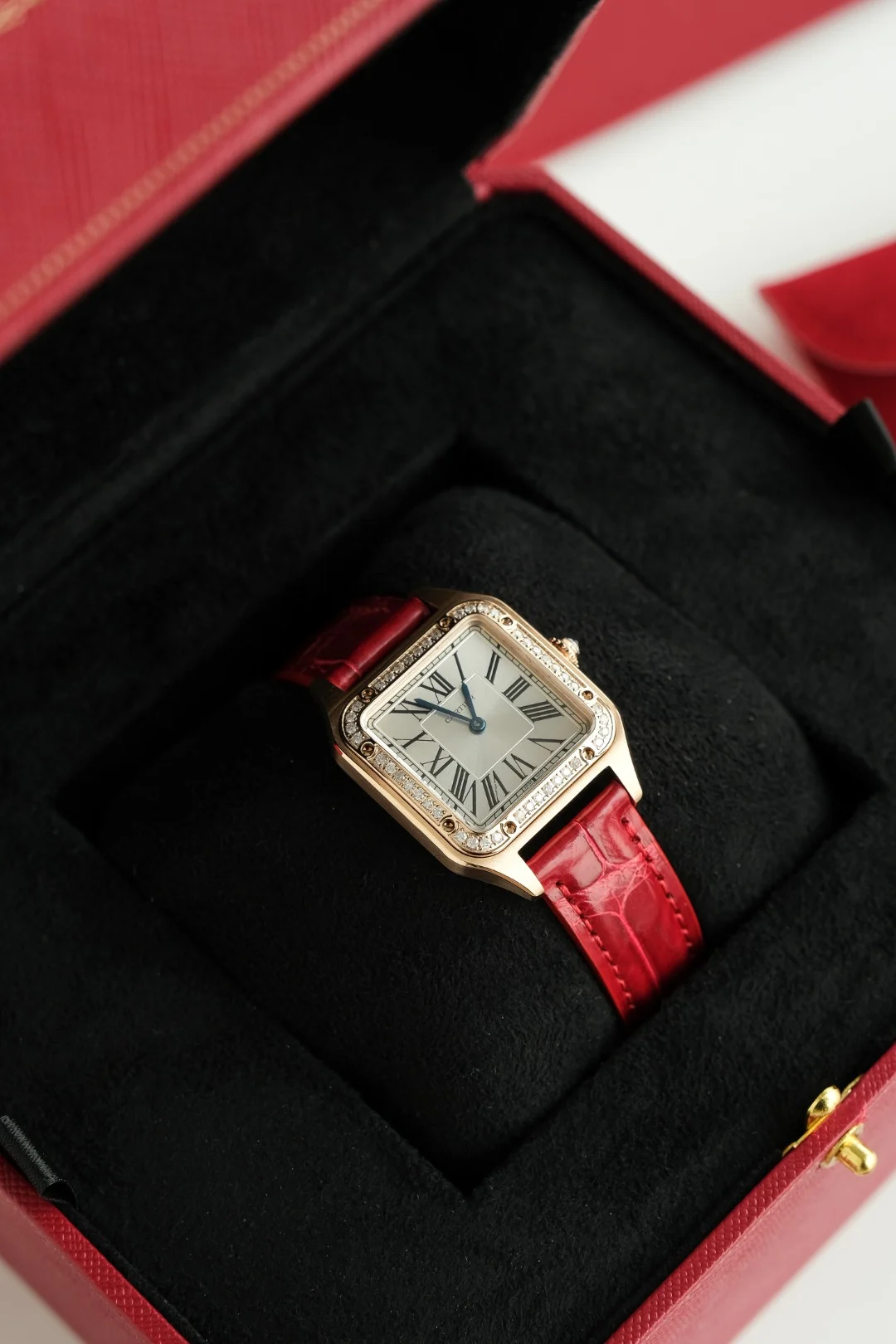 Cartier Important : Each watch must have a unique serial number — photographed off the sweep