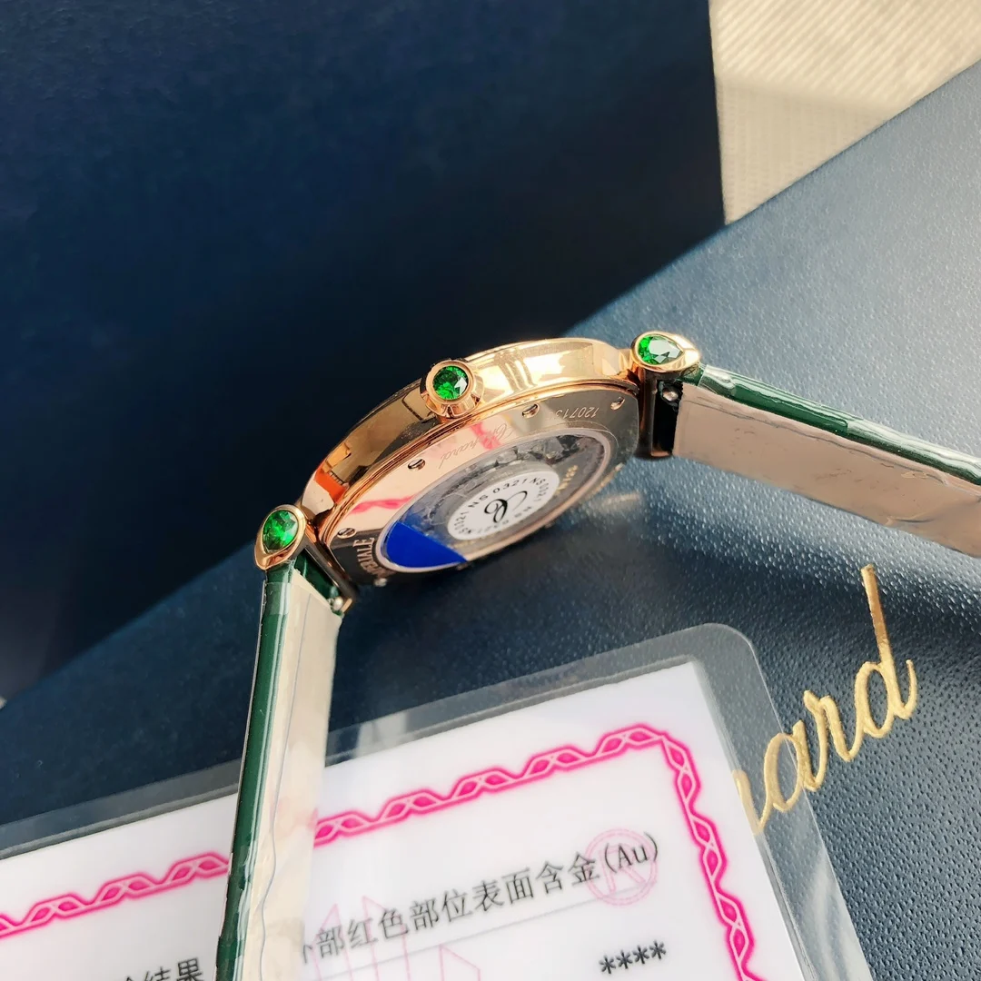 Cartier Let's first look at Chopin's "Old Friends, you must grasp — photographed off the sweep