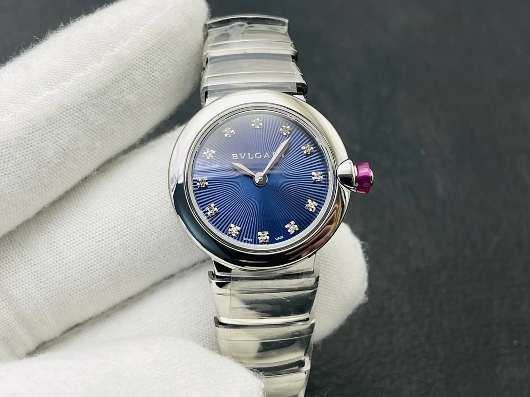 Cartier Panthère Sprite Yellow Gold Blue Dial Diamond-Set 22mm — photographed off the sweep