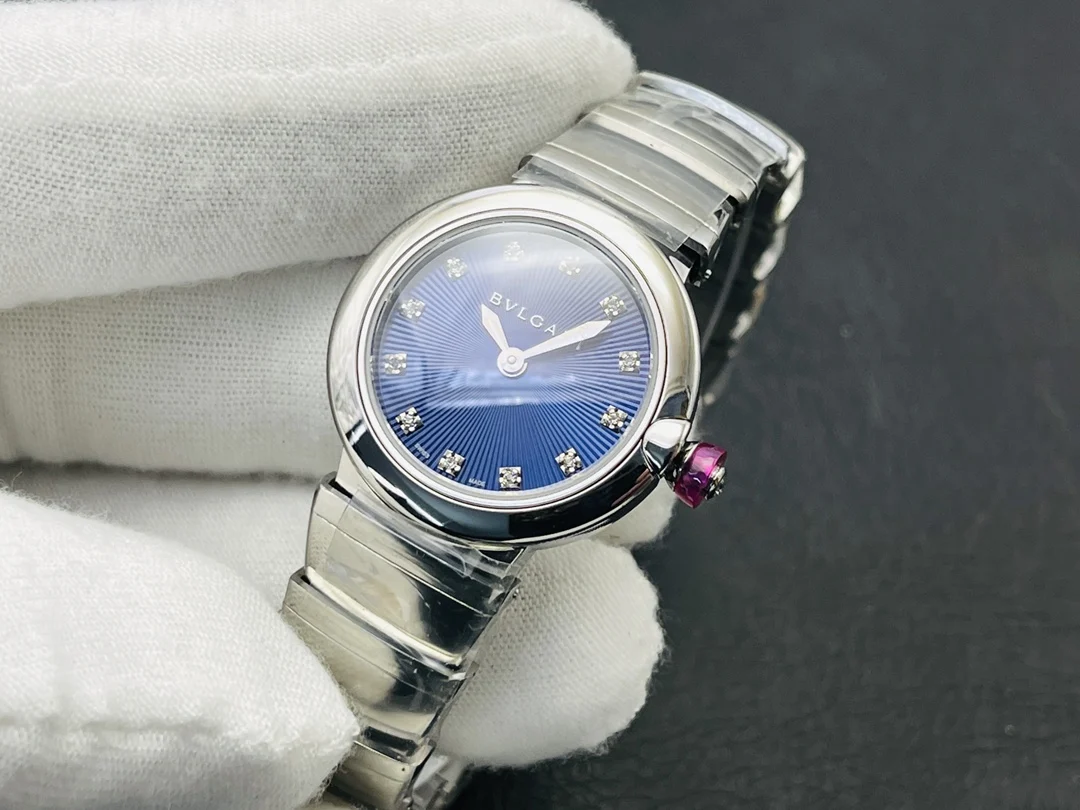 Cartier Panthère Sprite Yellow Gold Blue Dial Diamond-Set 22mm — photographed off the sweep