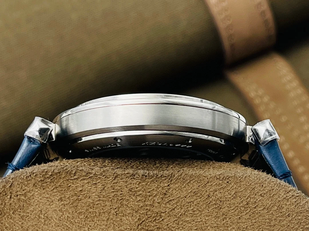 Cartier Pasha Titanium 41mm — photographed off the sweep