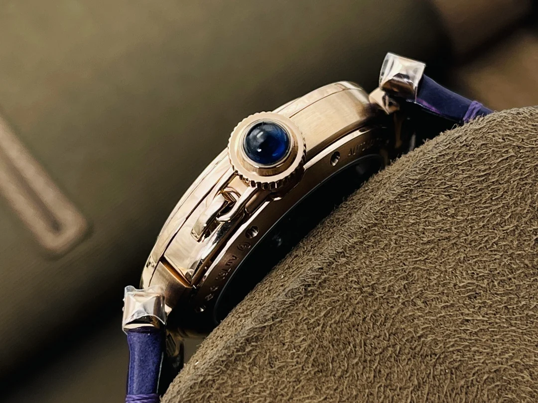 Cartier Pasha Titanium 41mm — photographed off the sweep