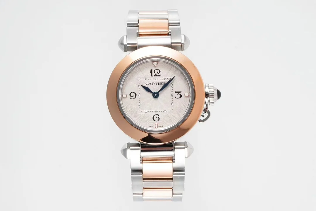 Cartier Pasha Yellow Gold — detail