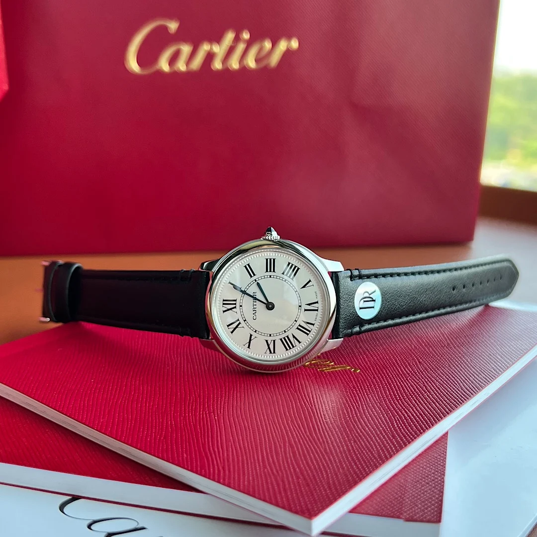 Cartier Ronde Silver Dial 36mm — photographed off the sweep