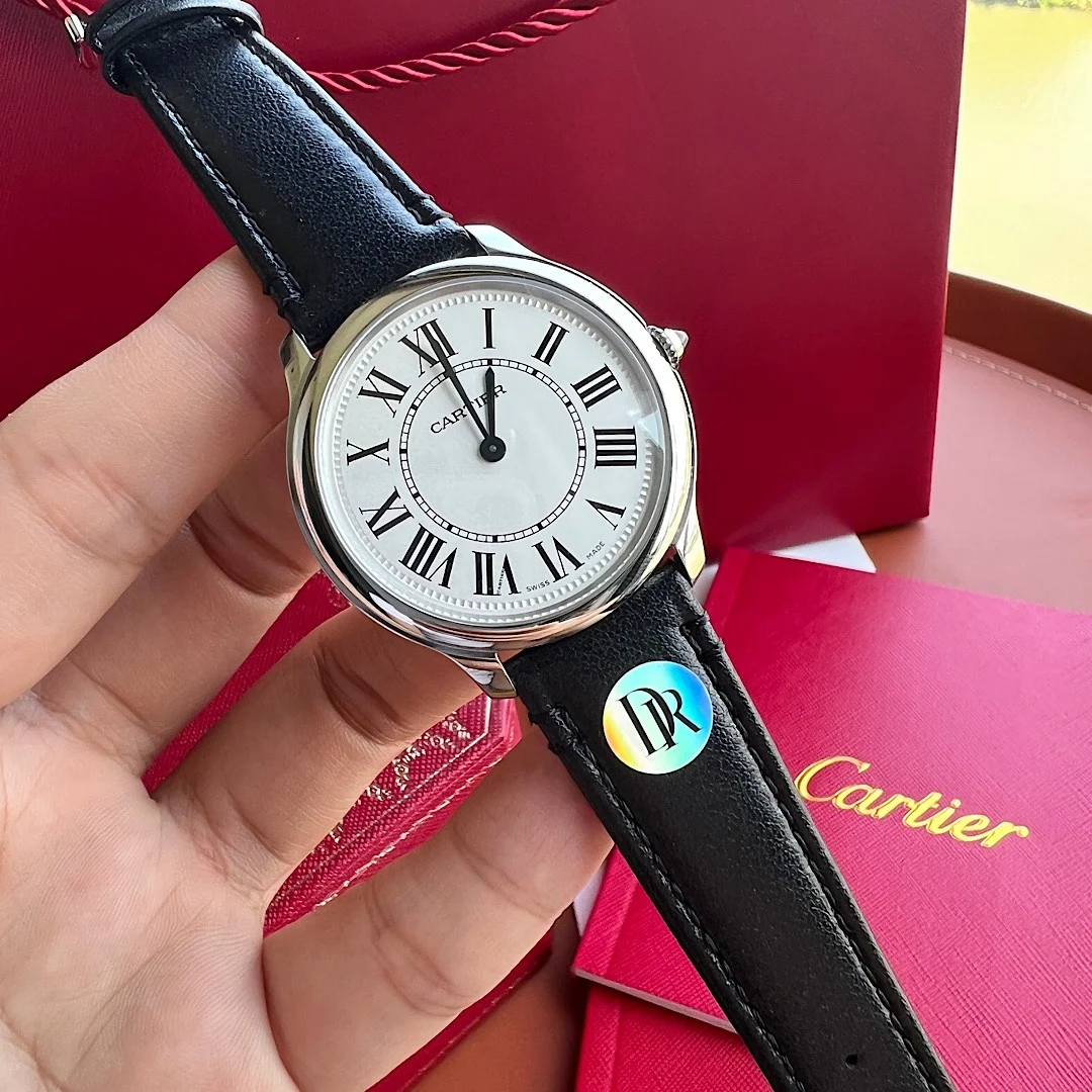 Cartier Ronde Silver Dial 36mm — photographed off the sweep