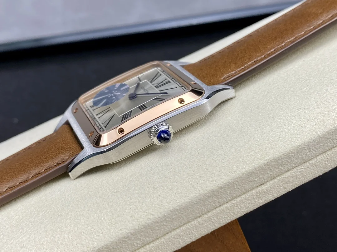 Cartier Santos 31.4mm — photographed off the sweep