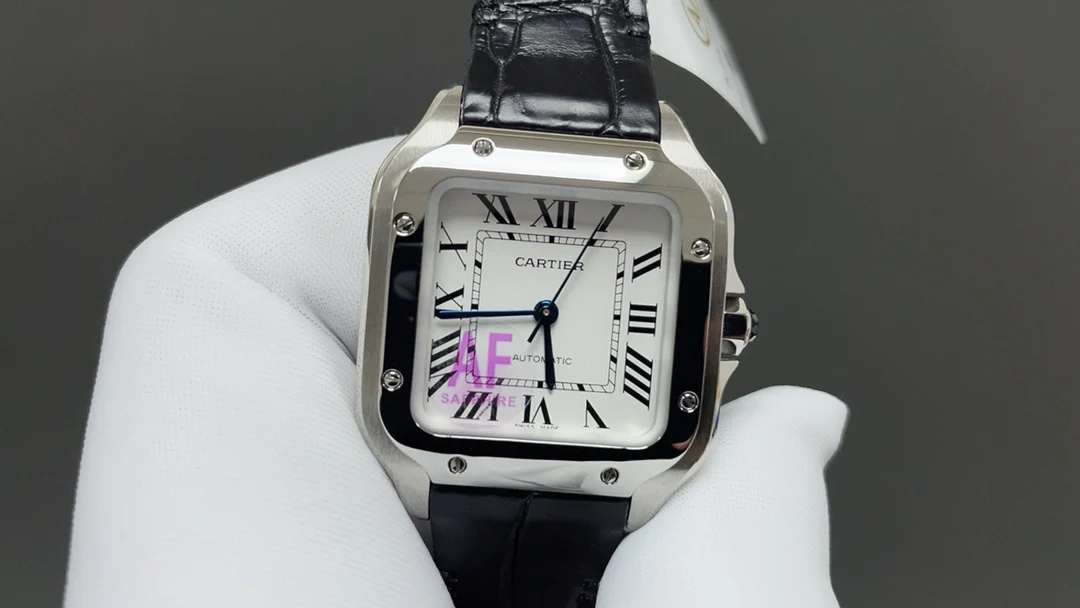 Cartier Santos 35mm — photographed off the sweep