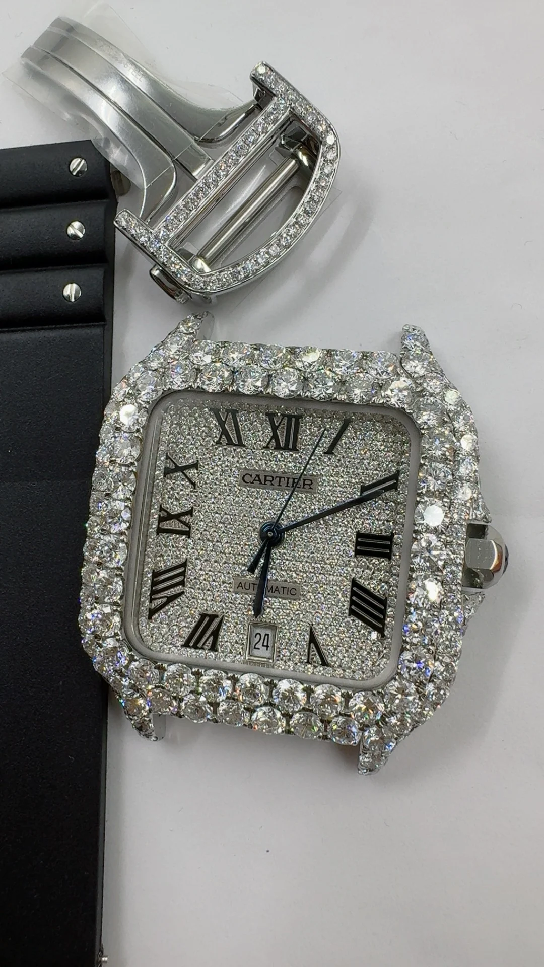 Cartier Santos Diamond-Set 40mm — photographed off the sweep