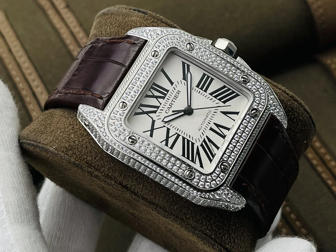 Cartier Santos WM501751 — photographed off the sweep