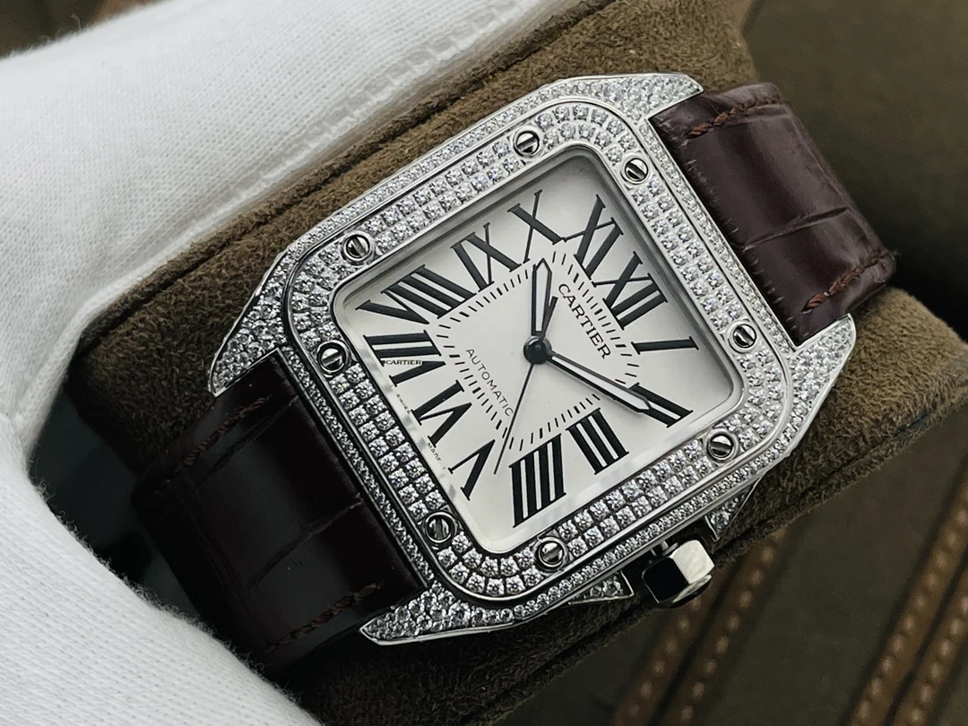 Cartier Santos WM501751 — photographed off the sweep