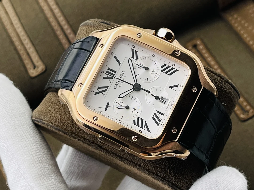 Cartier Santos WSSA0017 — photographed off the sweep