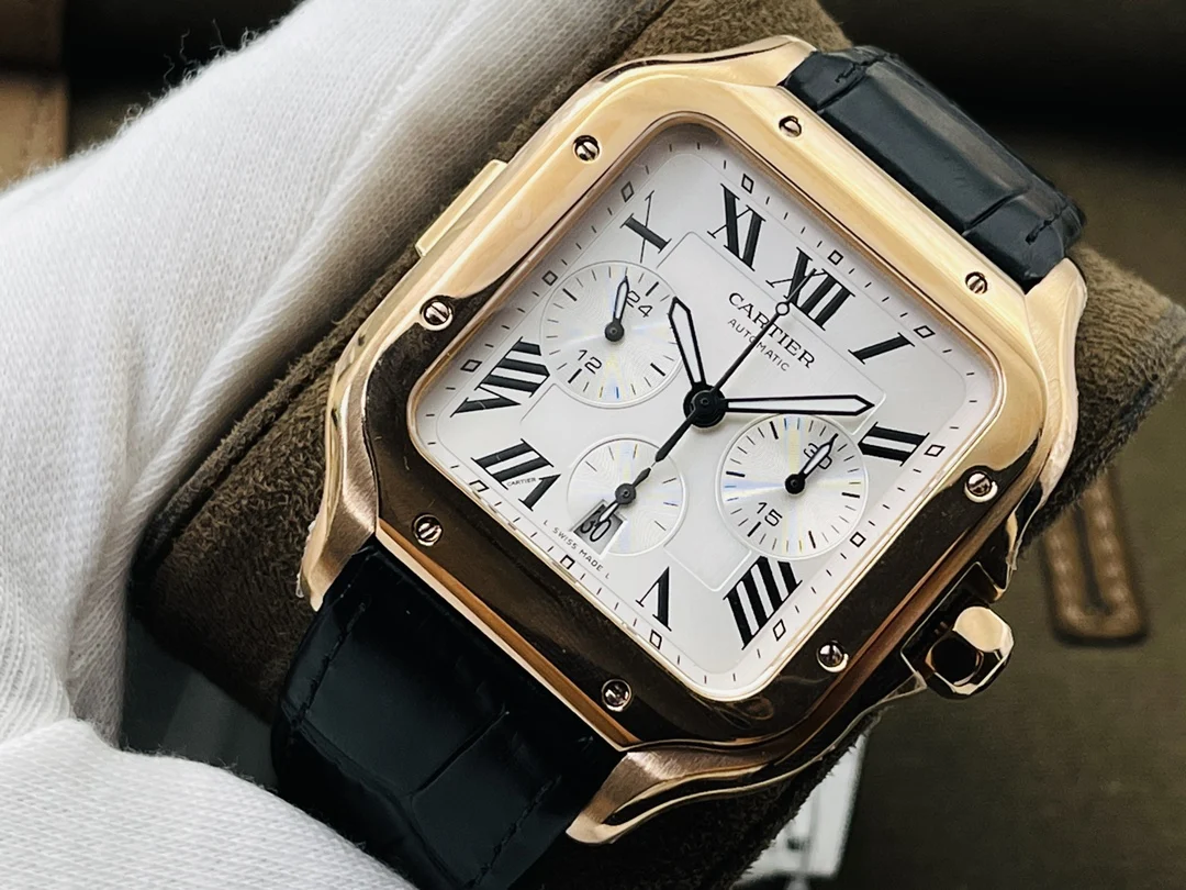 Cartier Santos WSSA0017 — photographed off the sweep