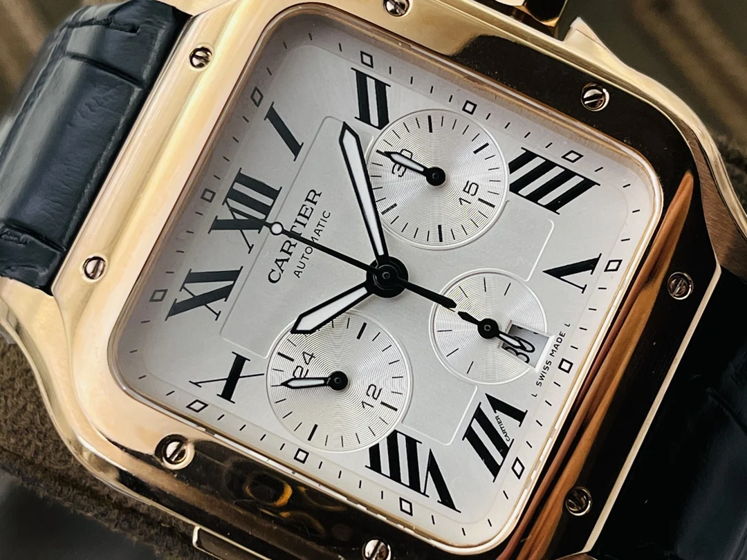 Cartier Santos WSSA0017 — photographed off the sweep
