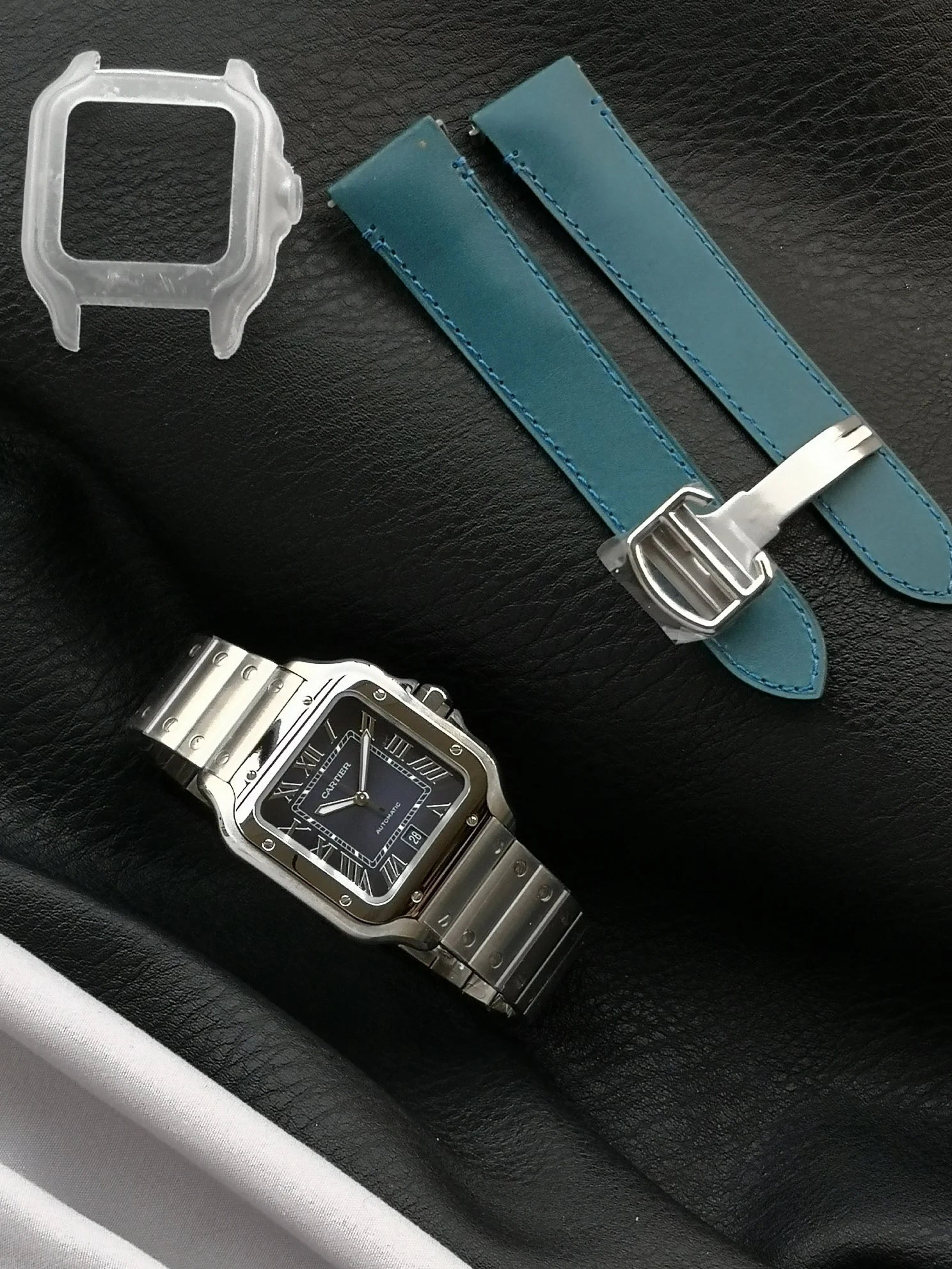 Cartier Santos WSSA0071 — photographed off the sweep