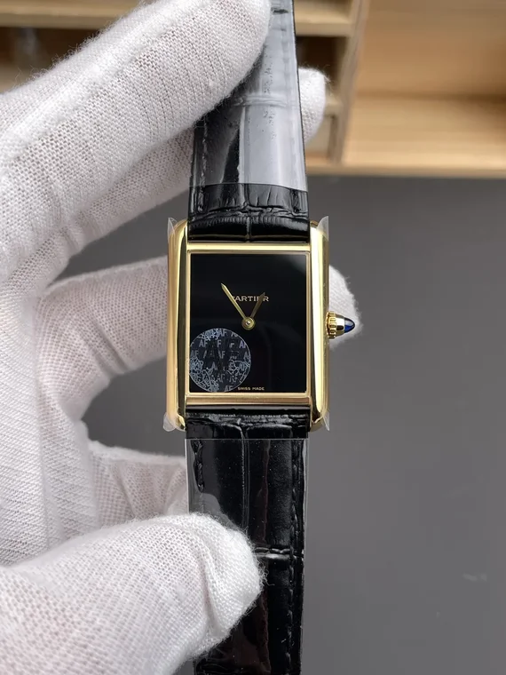 Cartier Tank 33.7 × 25.5mm