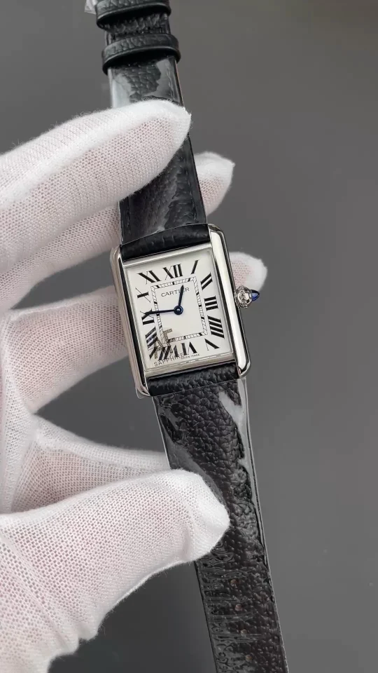 Cartier Tank 33.7 × 25.5mm