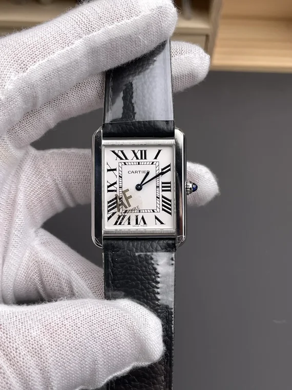 Cartier Tank 34.8 × 27.4mm