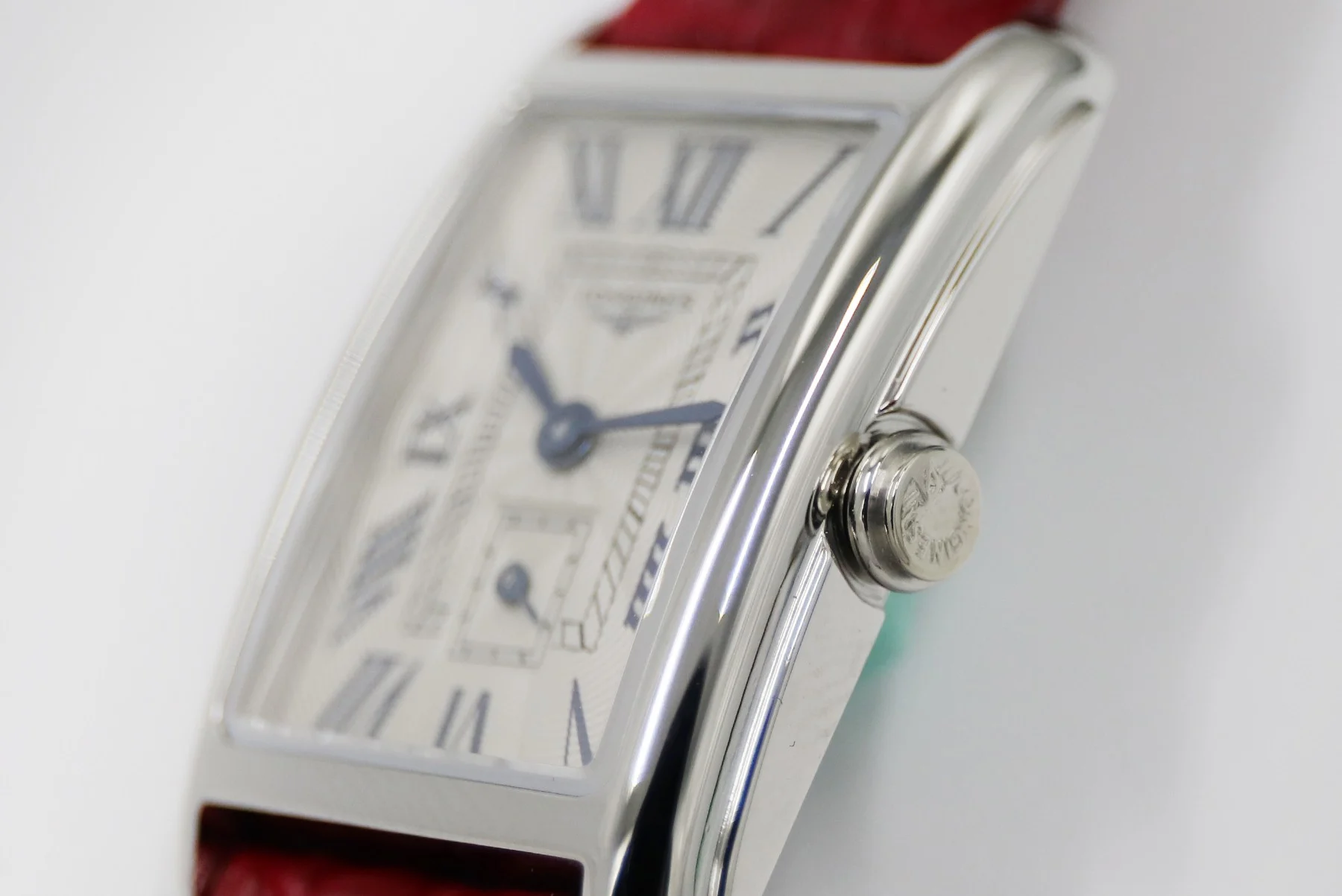 Cartier Tank Steel Blue Dial 20.8 × 32mm — photographed off the sweep