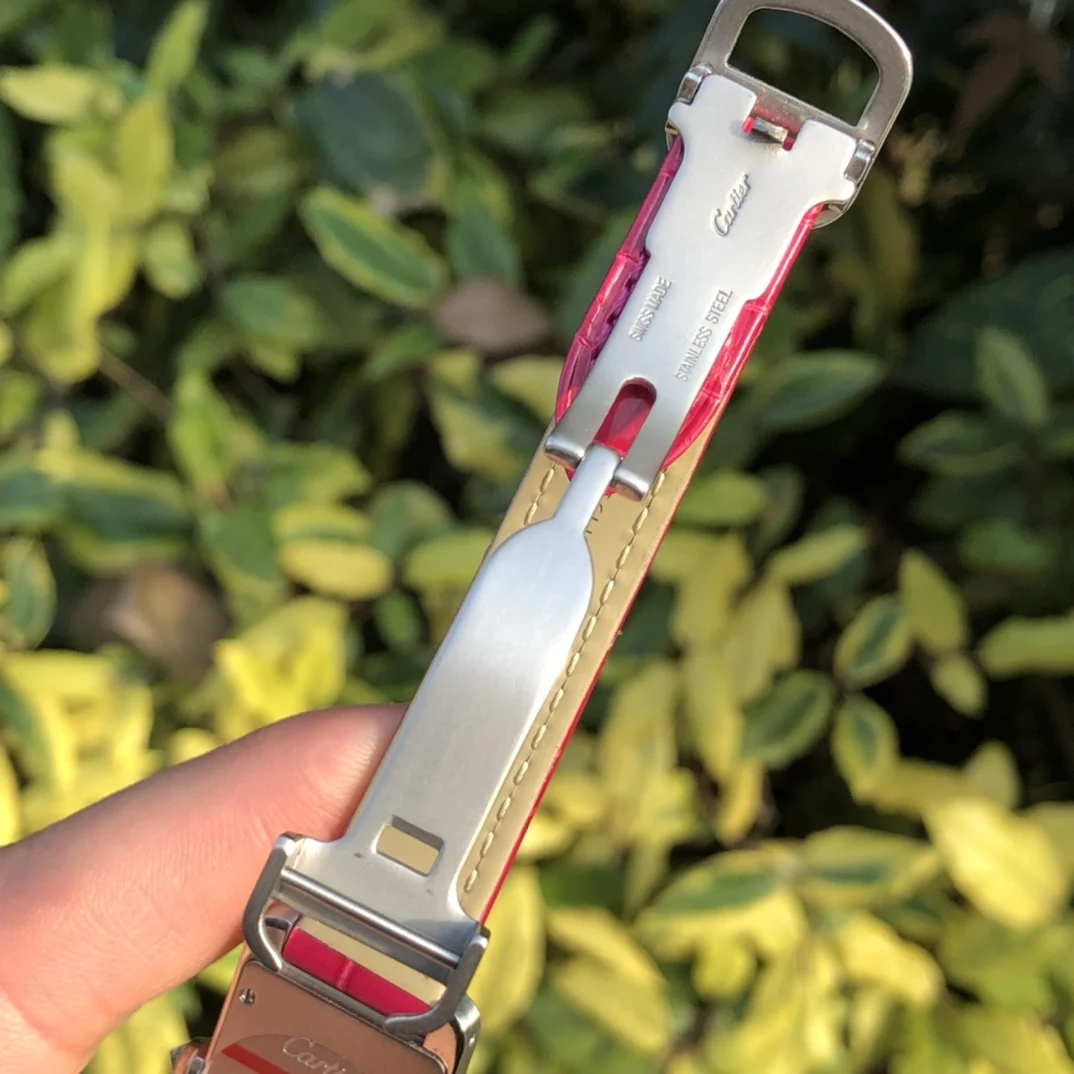 Cartier The leather strap is made of imported alligator leather. Genuine — photographed off the sweep