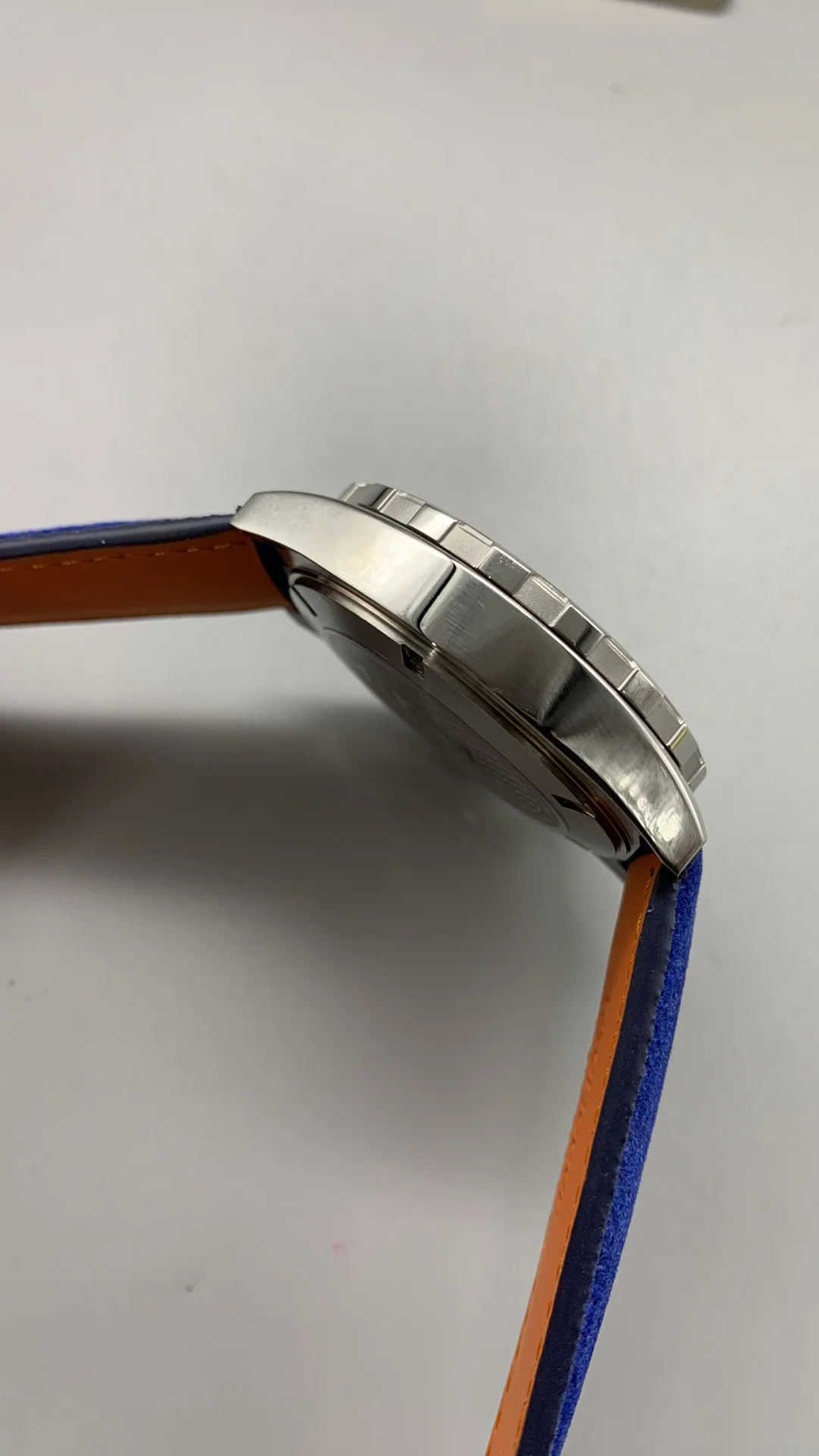 Cartier WHE8523 — photographed off the sweep