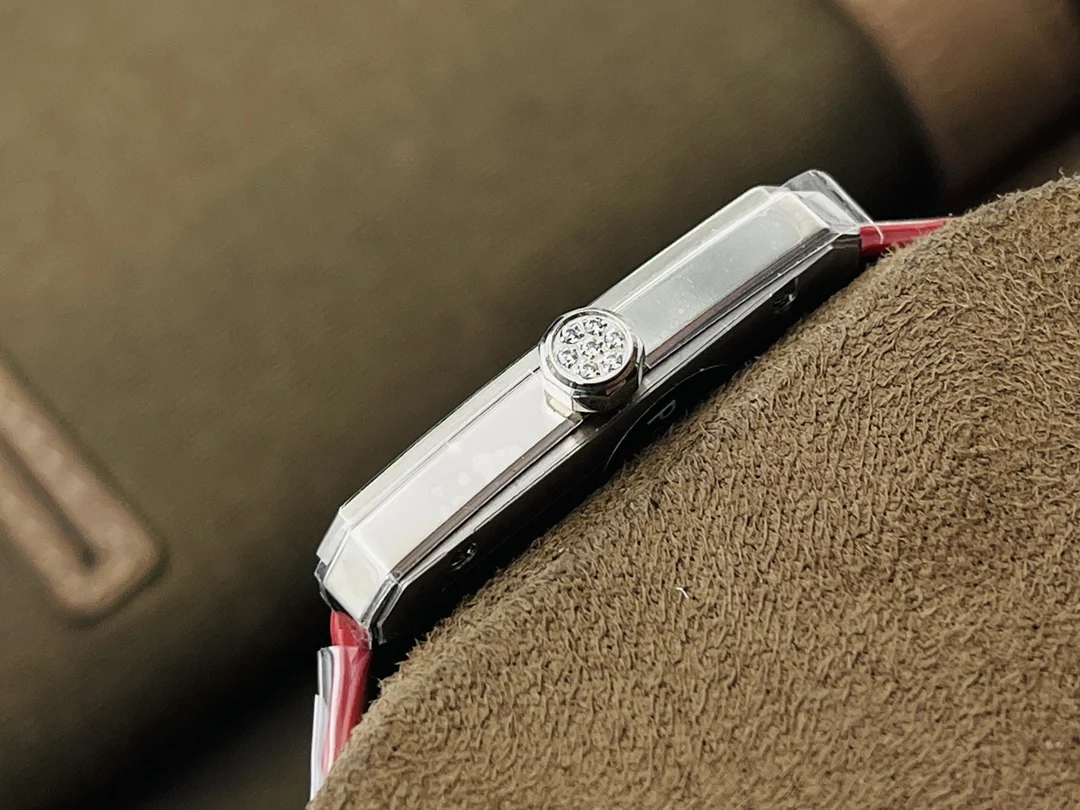 Chanel Boy·Friend Steel — photographed off the sweep