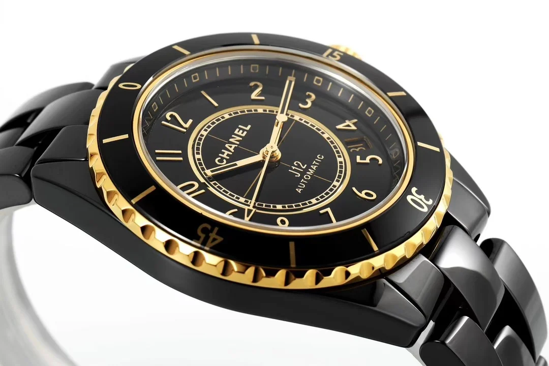 Chanel J12 Yellow Gold Black Dial — detail