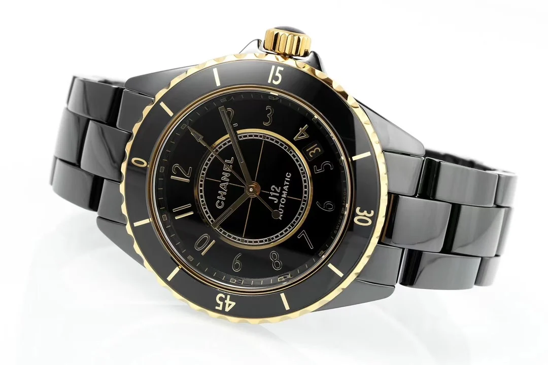 Chanel J12 Yellow Gold Black Dial — detail