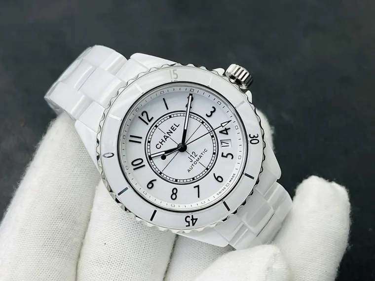Chanel J12