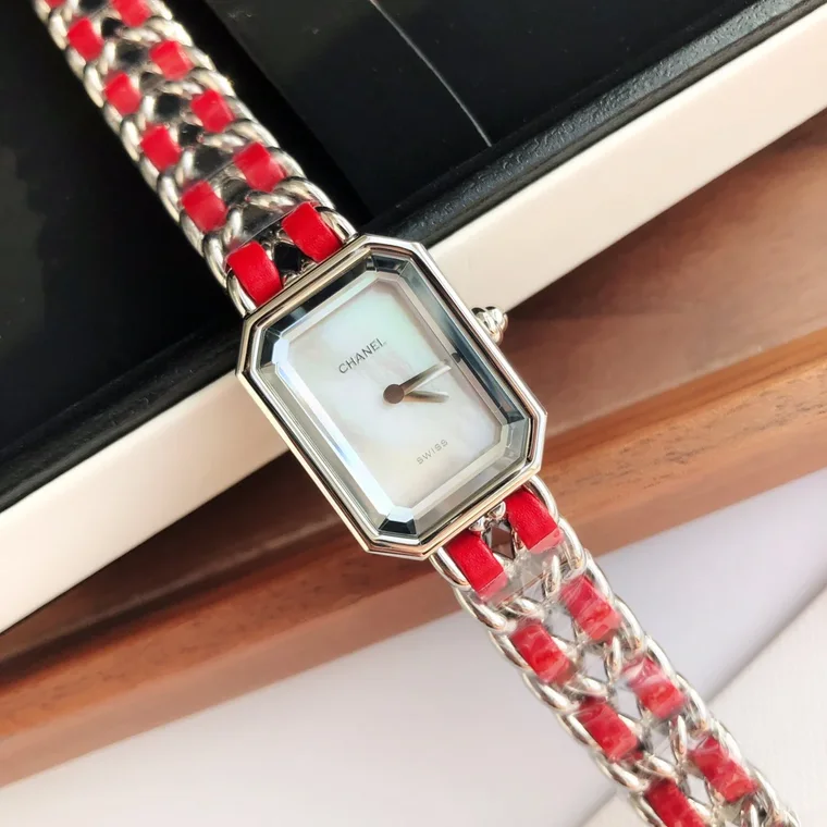 Chanel Steel 26 × 20mm