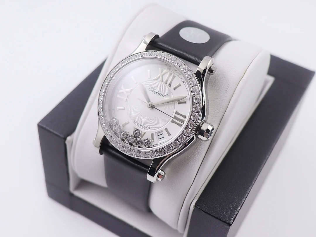Chopard Happy Diamonds — photographed off the sweep