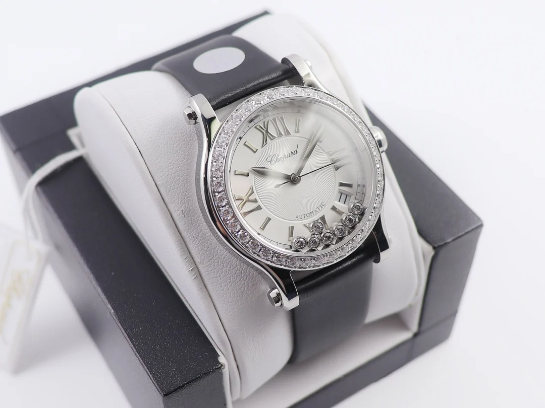Chopard Happy Diamonds — photographed off the sweep
