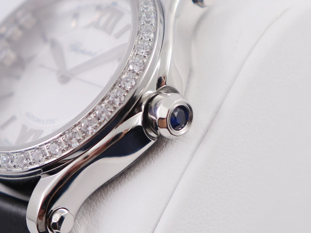 Chopard Happy Diamonds — photographed off the sweep