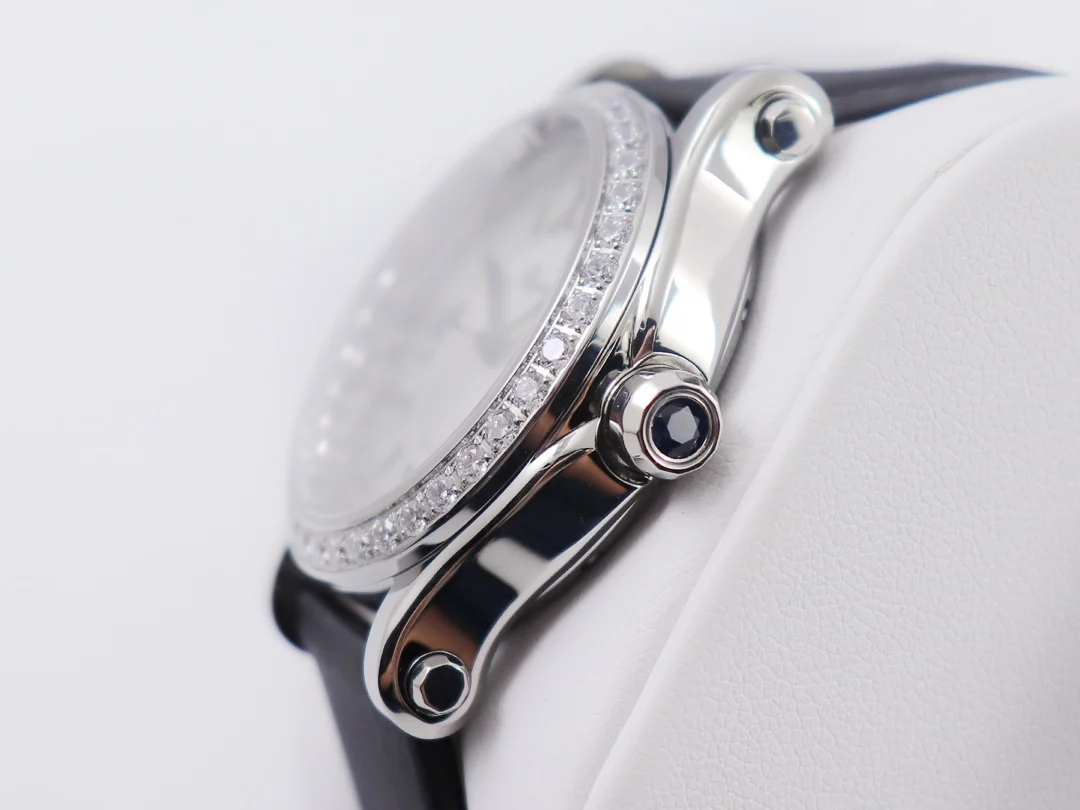 Chopard Happy Diamonds — photographed off the sweep