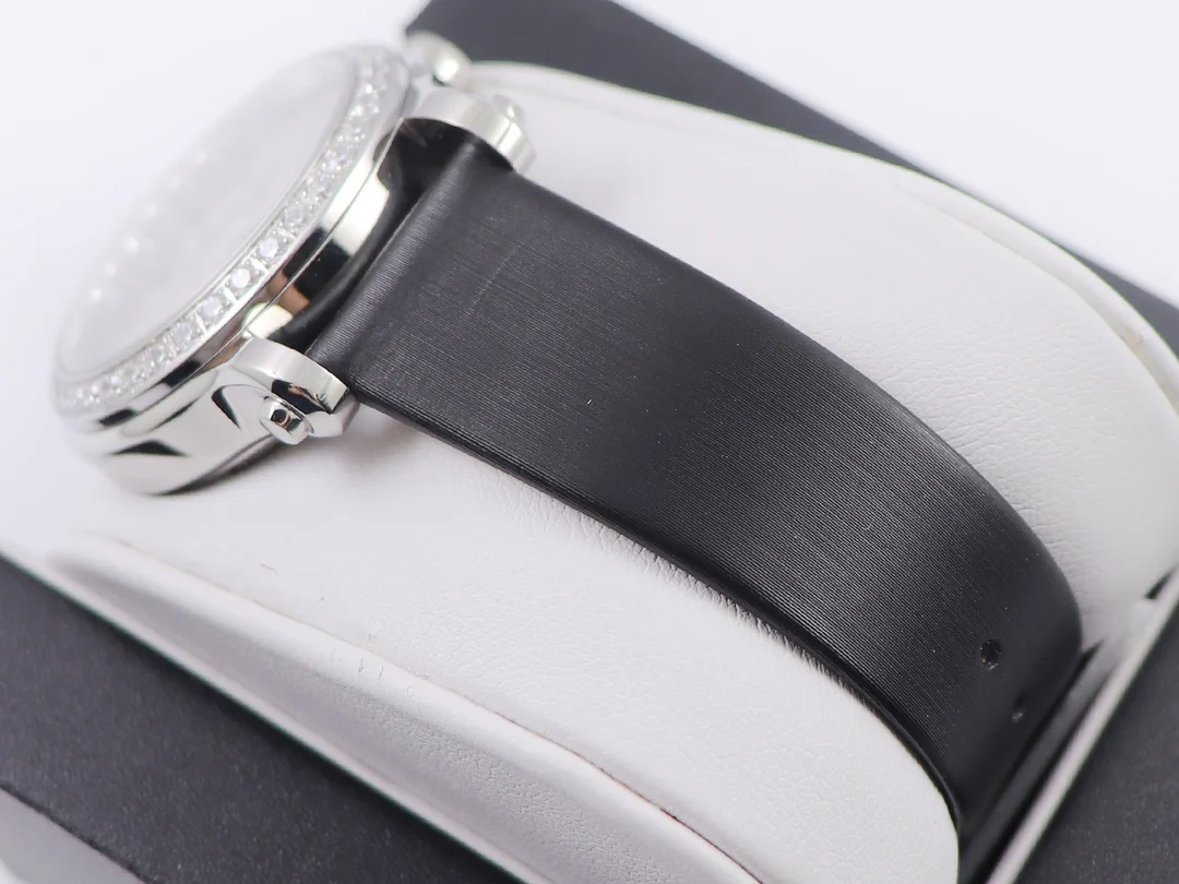 Chopard Happy Diamonds — photographed off the sweep